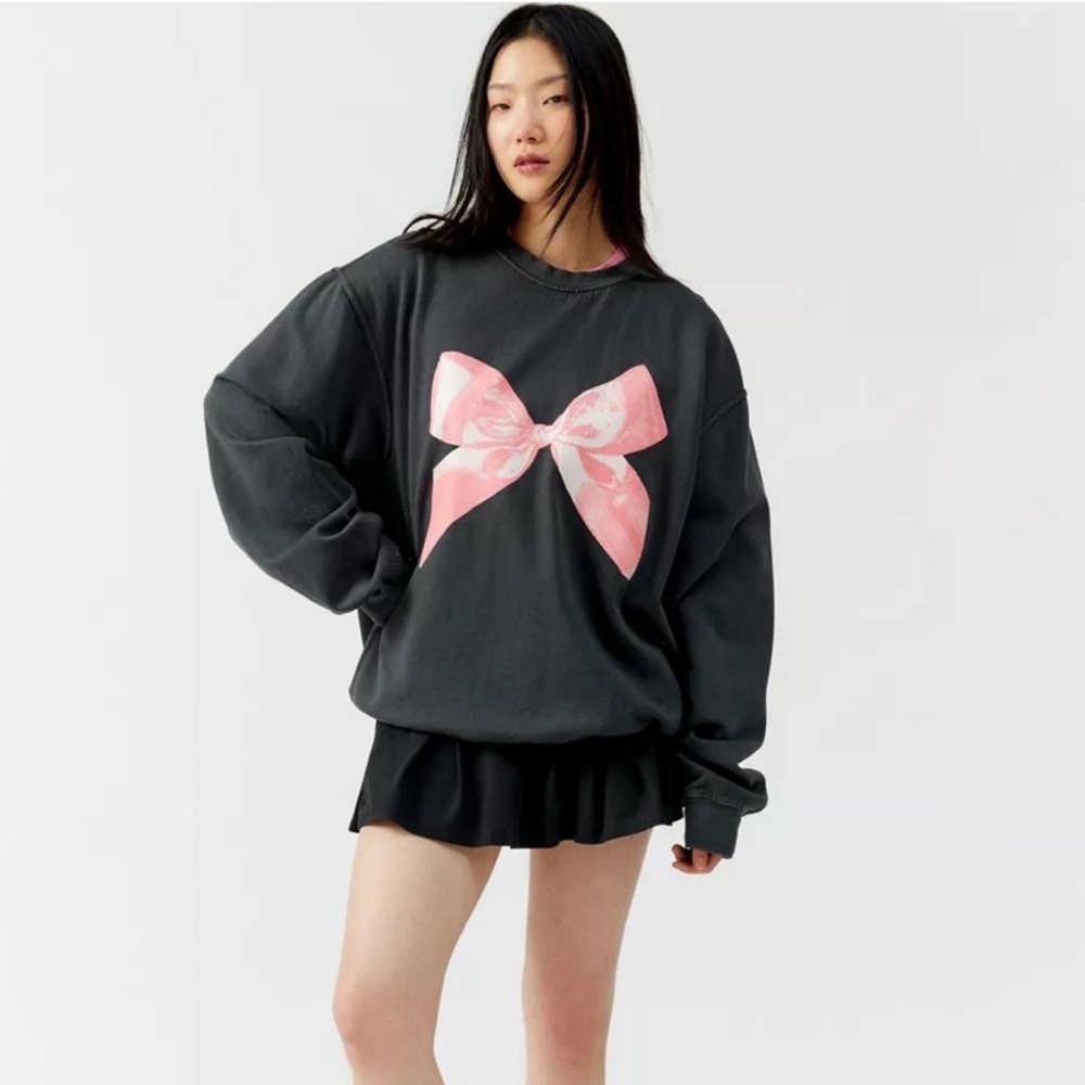 Urban Outfitters Black Sweatshirt with Pink Bow - Picture 4 of 11